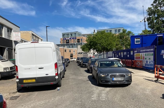 Traffic chaos on Stirling Road after tip reopens