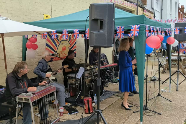 Jubilee jazz in Brentford
