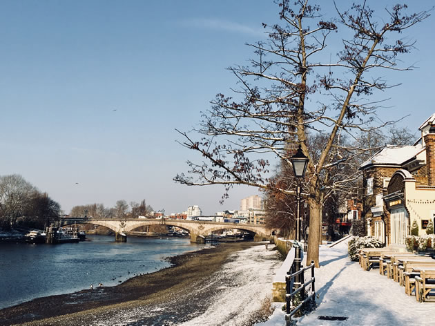 strand on the green snow pic