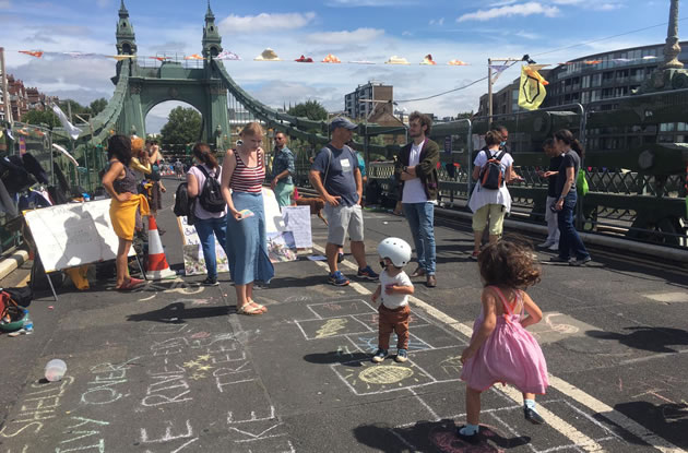 Extinction Rebellion event on Hammersmith Bridge
