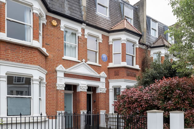 He lived with his wife Pamela Lane in a ground floor flat