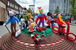 Crafty Yarners Brighten Up Colliers Wood With Crocheted Characters 